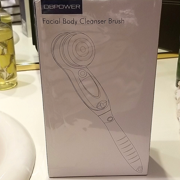 Facial Body Cleanser Brush - Picture 4 of 5